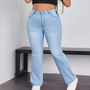 Shein‎ Curve 2XL Light Wash Flare Jeans Y2K Bootcut Stretch Denim Model Off Duty